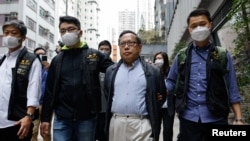 香港警察再次逮捕香港著名民主人士何俊仁。(2023年3月21日)