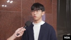 政大外交系的陈鼎心本身为四个月役期的役男,不过他也认为这样的役期太短。