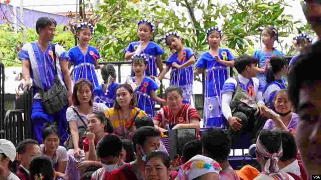 သြဂုတ်လ ၂၇ -- ကရင့်ရိုးရာလက်ချည်ပွဲ အခမ်းအနား၊ ဘန်ကောက် -- ဓါတ်ပုံ (မညိုညိုလွင် - VOA)