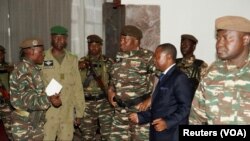 尼日尔前政治人物布拉领导的共和国抵抗理事会。(2023年8月9日)