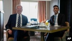 资料照片:美国总统拜登与英国首相苏纳克在北爱尔兰会晤。(2023年4月12日)