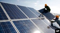 Produsen panel surya AS meminta pembatasan retroaktif terhadap impor panel surya, khususnya dari Thailand dan Vietnam (foto: ilustrasi). 