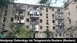 乌克兰尼古拉耶夫市一栋居民楼遭到俄罗斯的导弹攻击。(2024年7月19日)