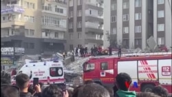 ငလျင်နောက်ပိုင်း အဆောင်အဦးတွေ ထပ်ပြို “လူကြည့်များ ဆိုရှယ်မီဒီယာ”  ငလျင်နောက်ပိုင်း အဆောင်အဦးတွေ ထပ်ပြို “လူကြည့်များ ဆိုရှယ်မီဒီယာ”