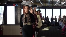 Lima Belas Desainer Fesyen Indonesia Tampil di "New York Indonesia Fashion Week 2023" Lima Belas Desainer Fesyen Indonesia Tampil di "New York Indonesia Fashion Week 2023"