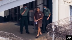 黎智英2023年7月28日在赤柱监狱内被单独囚禁中每日被放风仅50分钟。.