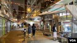 过百年历史的香港传统庙街夜市疫情后变得相当冷清 (美国之音汤惠芸)