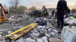 Phi đạn Nga đánh vào một cửa hàng Ukraine, 51 người chết Phi đạn Nga đánh vào một cửa hàng Ukraine, 51 người chết