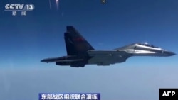 资料照片: 2023年4月9日，解放军在台湾周边进的“联合利剑”军演第二天模拟对台联合精准打击。台湾则数次出动战机防控，并严密监视中共导弹部队的动向。