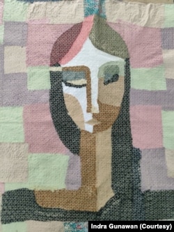 Lembaran kain yang dibuat siswa kelas 10 dan 11 sebelum dijahit menjadi busana jadi. (Foto: Courtesy/Indra G)