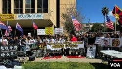 香港人和中国民主人士在中国驻洛杉矶总领事馆门前集会，抗议香港通过23条立法。（张木林拍摄，2024年3月23日）