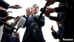 2024年1月11日,美国国务卿布林肯在埃及开罗结束了为期一周的访问。他在登上返回华盛顿的飞机前对媒体发表讲话。(路透社照片)