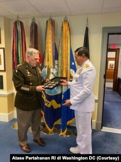 Panglima TNI Laksamana Yudo Margono bertemu denggan Ketua Kepala Staf Gabungan Amerika Jendral Mark A. Milley di Pentagon pada 21 Juni 2023. (Foto: Courtesy/Atase Pertahanan RI di Washington DC)