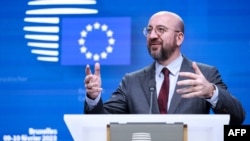 资料照:欧洲理事会主席米歇尔在布鲁塞尔的欧盟总部对媒体讲话。(2023年2月10日)