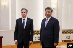 中国领导人习近平在北京人大会堂会晤到访的美国国务卿布林肯。(2023年6月19日)