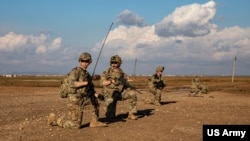 资料照片:在叙利亚的美国陆军士兵。(2023年2月3日)