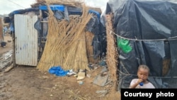 流离失所的马里人在巴馬科搭建的临时住所。(2023年6月12日)