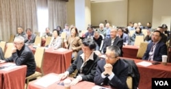 纪念胡耀邦赵紫阳基金会4月14-15日在纽约举行 “纪念胡赵和八九民运35周年国际研讨会” ,图为参加现场会议的来宾 (美国之音/陈小平拍摄)
