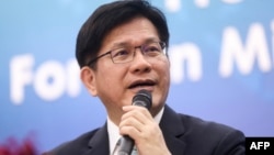 台湾外交部长林佳龙在台北举行的新闻发布会上讲话。(2024年7月19日)