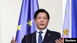 资料照:菲律宾总统小马科斯在德国柏林的一个记者会上讲话。(2024年3月12日)