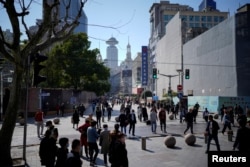 上海一个商业区的步行街(2023年3月14日)