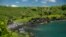 Bãi biển cát đen tại Công viên Quốc gia Waianapanapa ở Hana, Hawaii. Hawaii cùng với Utah, Maryland, Minnesota và New Jersey là những tiểu bang hạnh phúc nhất của Mỹ.