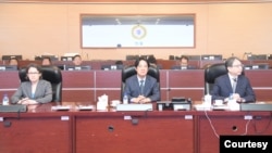 2024年4月29日,台湾当选总统赖清德(中)与当选副总统萧美琴(左)听取国安简报。(照片来自台湾国安局网站)