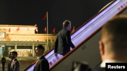 美国国务卿布林肯离开北京前往伦敦。(2023年6月19日)