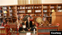 Pementasan Wesleyan Chamber Gamelan pada Sabtu, 6 Mei 2023, oleh World Music Archives and Music Department di Amerika Serikat. (Foto: Courtesy/Wesleyan University’s Center for the Arts/Sandy Aldieri of Perceptions Photography)
