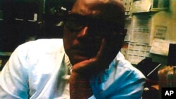 针对马玉清的刑事起诉书中的一张照片显示2019年1月联邦调查局卧底探员在与马玉清会面时拍摄的视频截图。