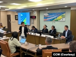 台湾中央研究院11月24日举办“台湾民防与全民防卫工作坊”,多位学者和民防团体共商强化台湾社会于战时的韧性和备战力。(美国之音特约记者庄志伟拍摄)