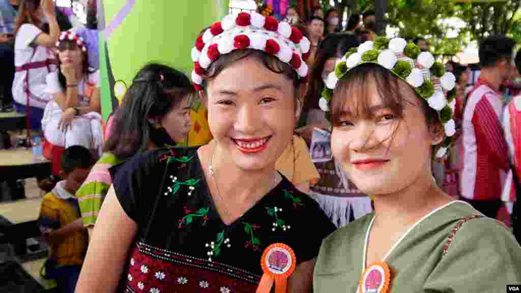 သြဂုတ်လ ၂၇ -- ကရင့်ရိုးရာလက်ချည်ပွဲ အခမ်းအနား၊ ဘန်ကောက် -- ဓါတ်ပုံ (မညိုညိုလွင် - VOA)