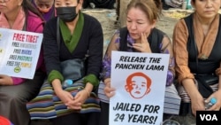 流亡藏人参加纪念西藏起义纪念日65周年的抗议游行