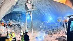 ထိုင်းမြေအောက်ရထားဆောက်လုပ်ရေးလုပ်ငန်း မြေပြိုတဲ့နေရာက မြန်မာဝန်ထမ်းအလောင်းတွေ့ရှိ
 ထိုင်းမြေအောက်ရထားဆောက်လုပ်ရေးလုပ်ငန်း မြေပြိုတဲ့နေရာက မြန်မာဝန်ထမ်းအလောင်းတွေ့ရှိ