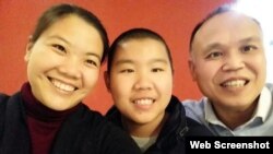 余文生、许艳和儿子余镇洋在一起。(网络图片,拍摄时间地点不详)