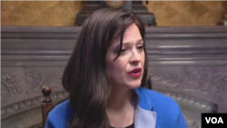 视频截图:负责网络与新兴技术的美国副国家安全顾问纽伯格接受美国之音专访。(2023年11月29日)