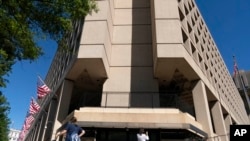 资料照片:美国联邦调查局位于华盛顿的总部大楼。(2022年8月13日)