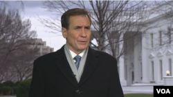 国家安全委员会发言人约翰·科比在白宫接受美国之音采访。(2024年1月4日)