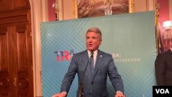 美国联邦众议院外交事务委员会主席麦克·麦考尔在国会山《台湾关系法》45周年庆祝活动发表讲话。(2024年3月6日,美国之音锺辰芳拍摄)