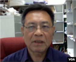 香港科技大学荣休教授、现任香港博源基金会学术委员的丁学良(美国之音视讯采访截图)