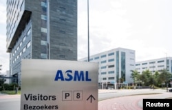 资料照:全球重要的半导体设备生产商--荷兰公司阿斯麦(ASML)总部外景。(2018年8月30日)