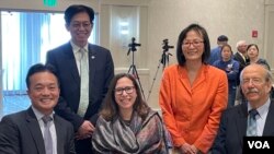 华府台湾同乡会2023年感恩节餐会嘉宾合影,左起台湾驻美代表处副代表郑荣俊,台湾人公共事务会全美总会会长简明子,华府台湾同乡会会长赖霓缘,美国乔治华盛顿大学兼任讲师韦杰理。(2023年11月11日,美国之音锺辰芳拍摄)