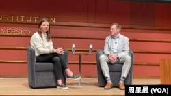 凡妮莎·霍普导演与胡佛研究所印太地区台湾项目研究员哈里斯·坦普曼在对谈。(图片由周星晨提供)