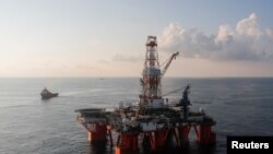 在越南头顿海岸附近的一座深水钻井平台。(2018年4月29日)