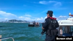 深圳警方海上巡逻-深圳市公安局网站截屏 Shenzhen Police patrolling on the sea (screen shot from Shenzhen PSB website )