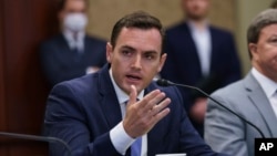 资料照片:共和党联邦众议员加拉格尔(Rep, Mike Gallagher, R-WI)。