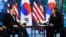 美国副总统卡马拉·哈里斯2022年9月27日在东京与韩国总理韩德洙会面。