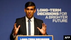 资料照片:英国首相苏纳克在伦敦就人工智能议题发表讲话。(2023年10月26日)