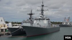 “环太军演”期间, 停泊在夏威夷珍珠港的韩国世宗大王级驱逐舰(美国之音/刘恩民)