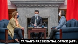 欧洲议会副议长妮古拉∙贝尔(Nicola Beer)与台湾总统蔡英文在台北举行会晤。(2022年7月20日)